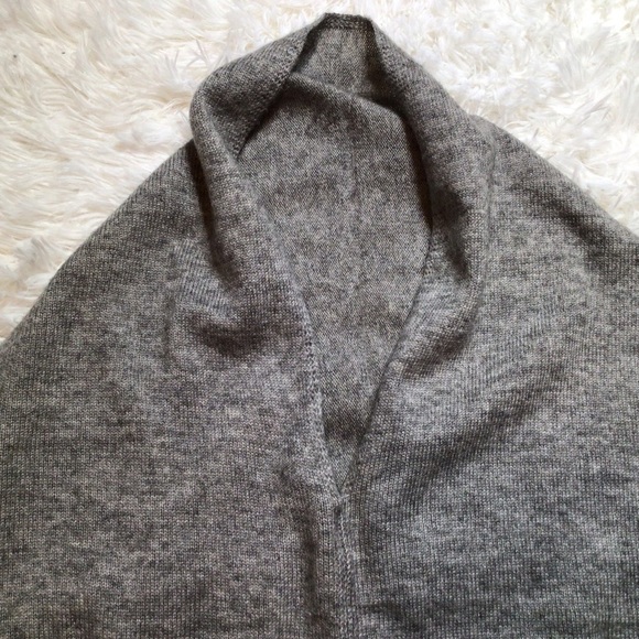 Elegant Gray Women's Poncho - Picture 8 of 15